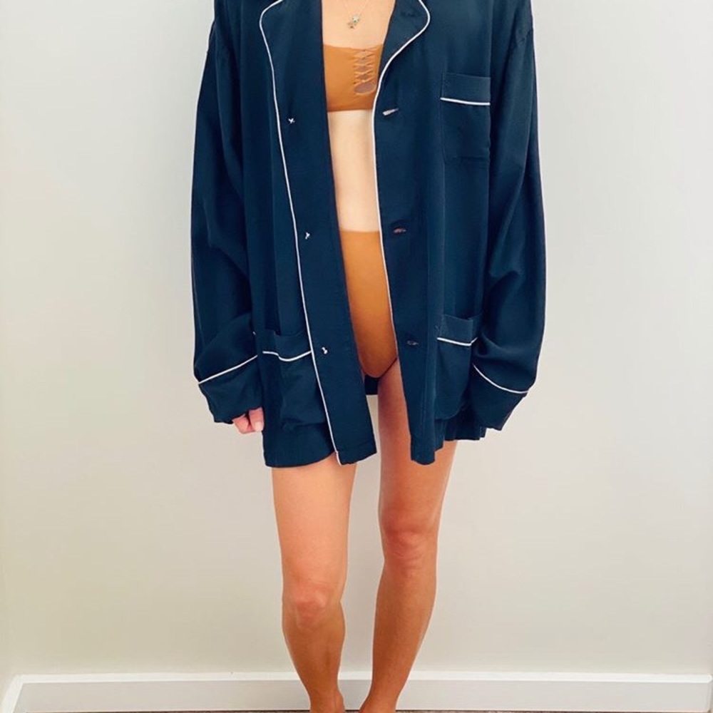 Vintage silk button up - Picture 2 of 9